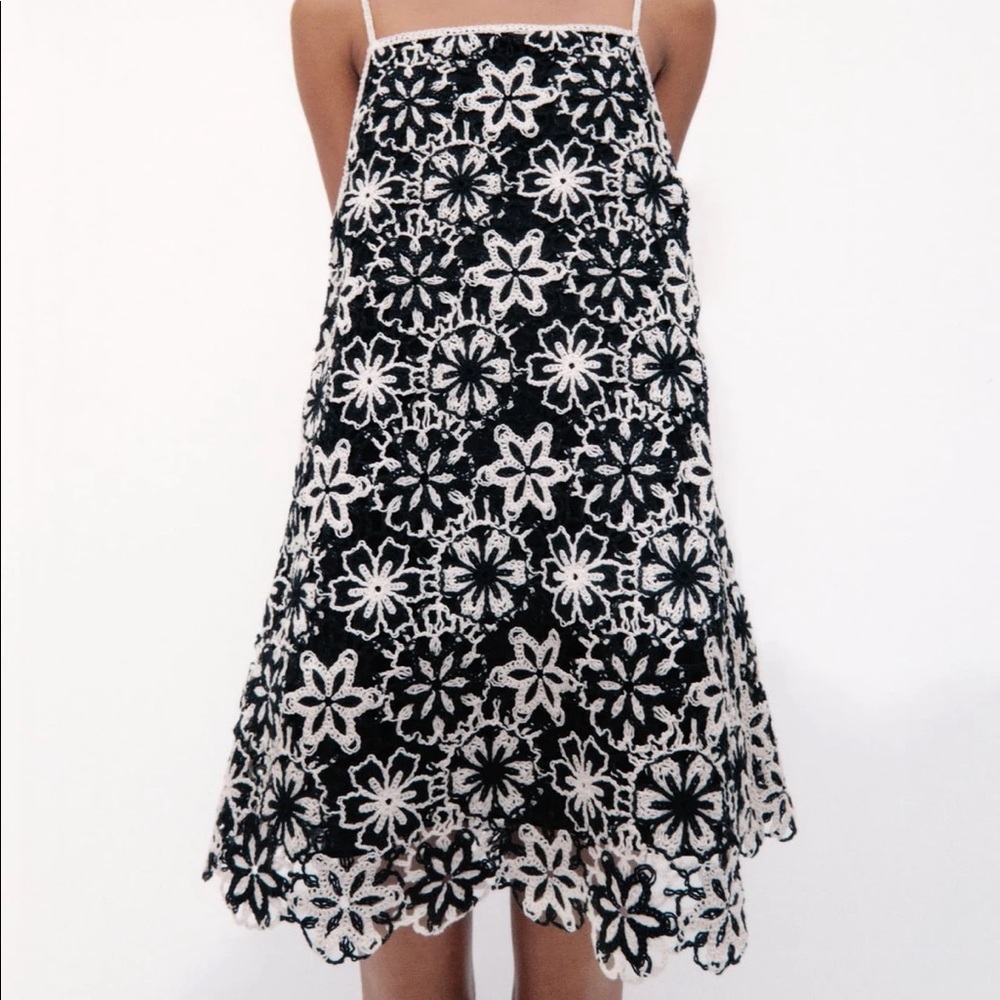 Retro inspired zara flower crochet dress size small